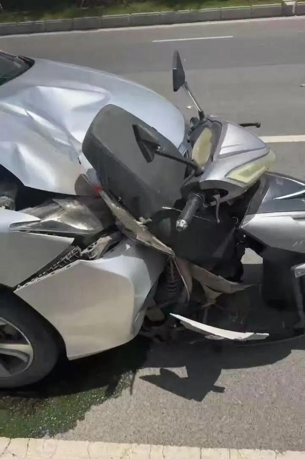 点登富 高三生被恶意撞伤身亡，肇事者是邻居